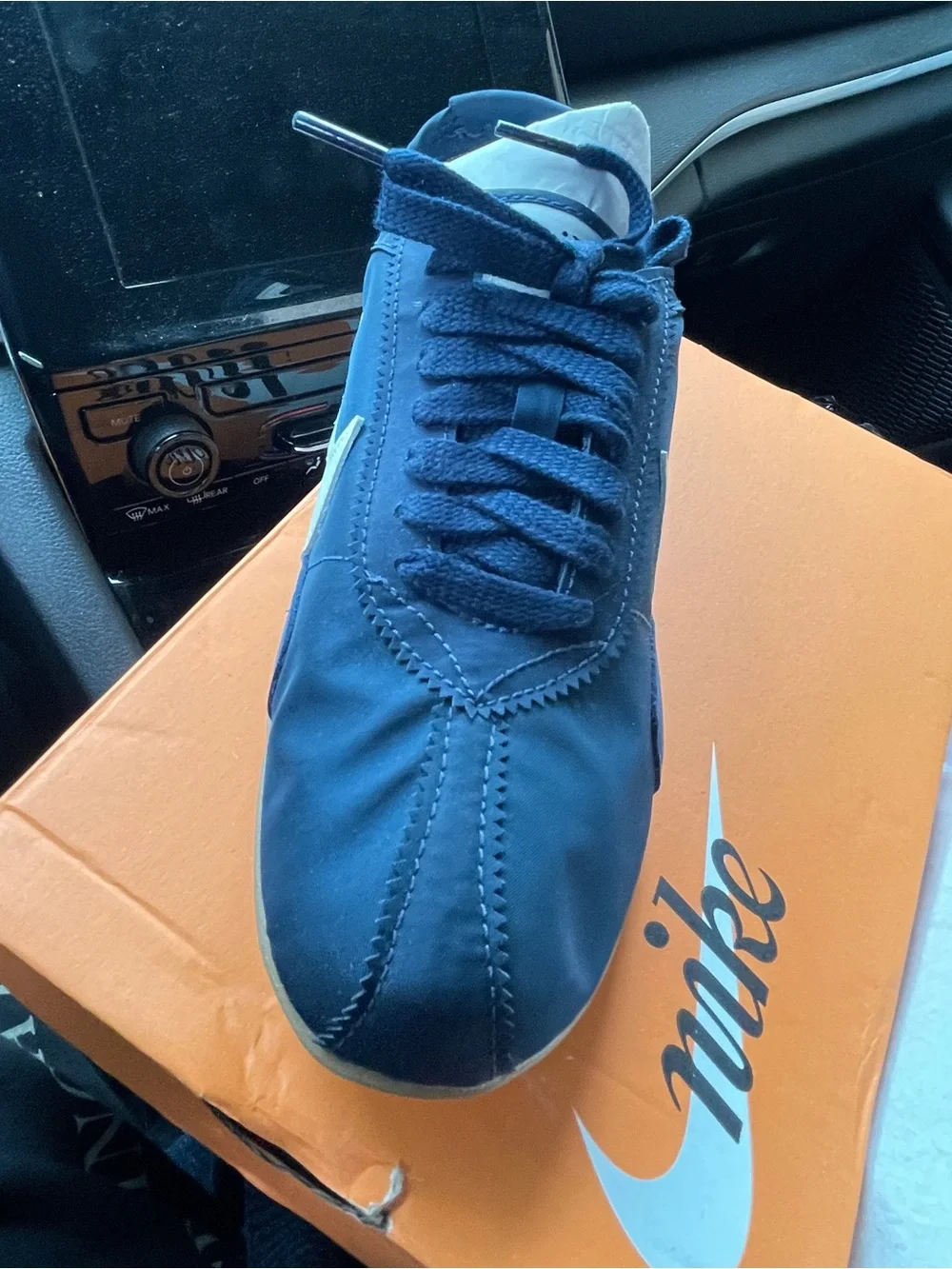 Nike Women Moon Sneaker OG Midnight NAVY LowTop Sneaker Size 8.5 W / 7.0 Men NWB